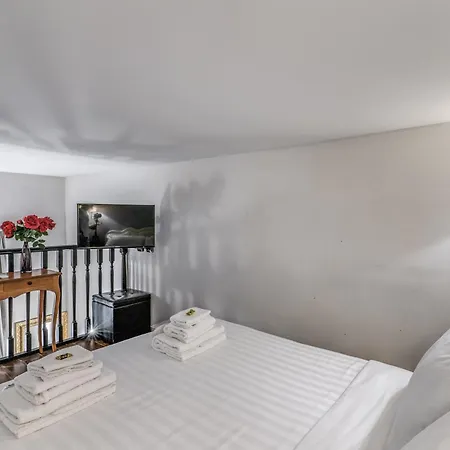 Alojamento de Acomodação e Pequeno-almoço Operà Pinciana 4*