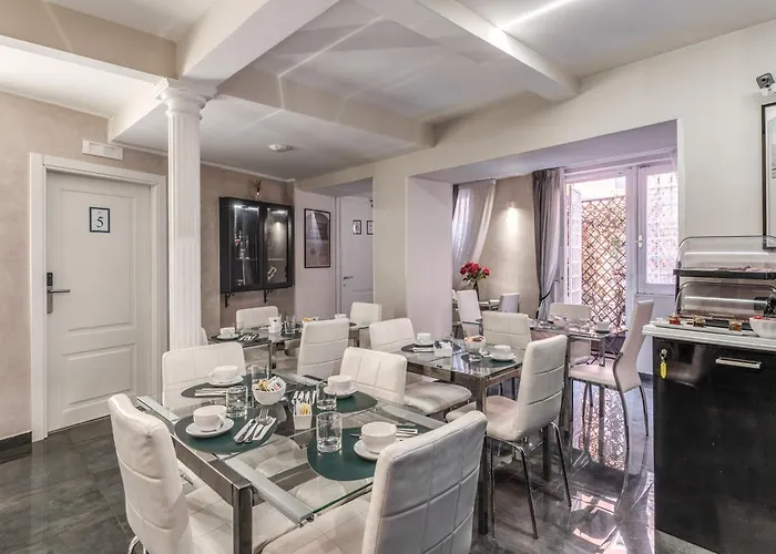 Opera Pinciana Bed and Breakfast 4*